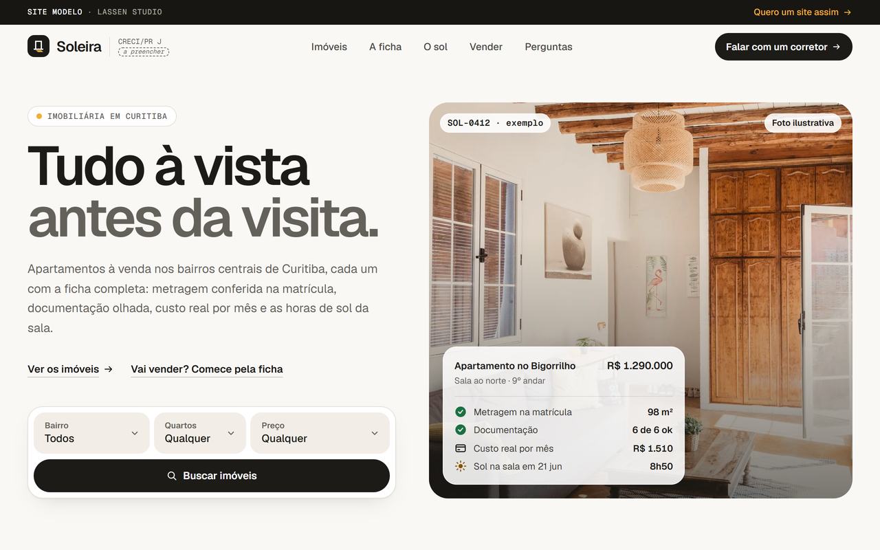 Home da Soleira, imobiliária fictícia: fundo claro, título “Tudo à vista antes da visita.”, busca por bairro, quartos e preço, e a foto de uma sala com a ficha do imóvel por cima: metragem na matrícula, documentação, custo real por mês e horas de sol.